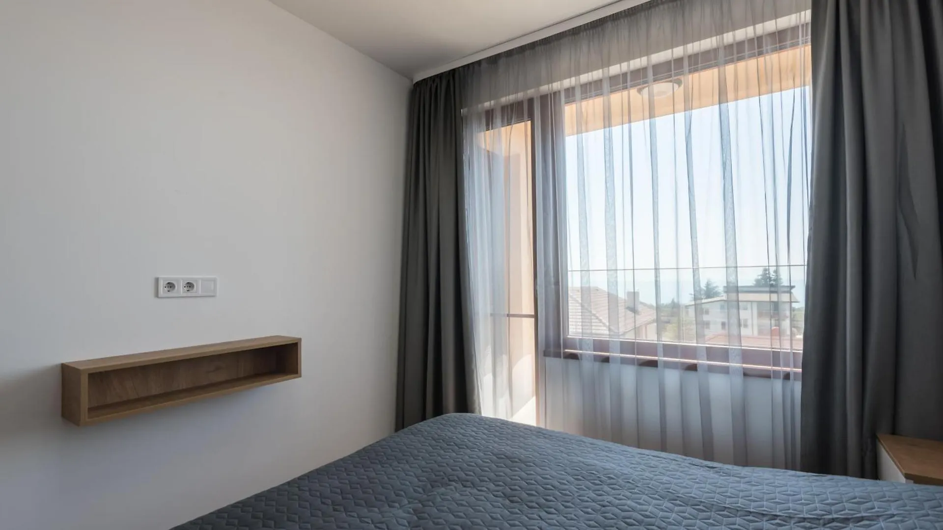 Bright One Bedroom Apartment With Parking Space Varna 0*,
